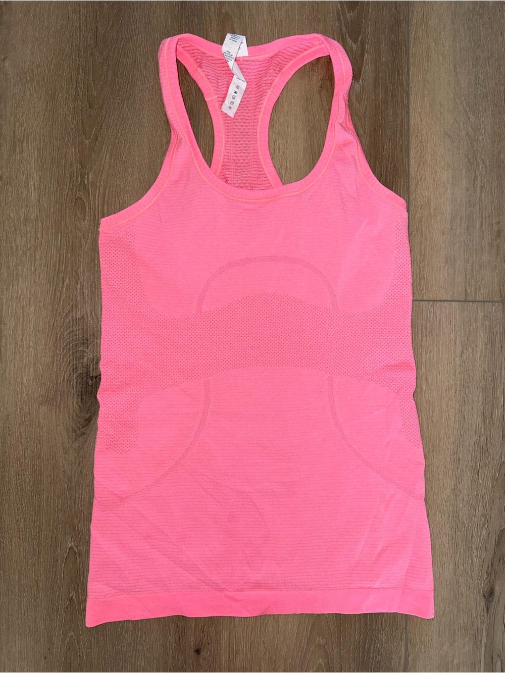 Lululemon Neon Pink Coral Swiftly Tech Tank Top Shirt size 4 EUC